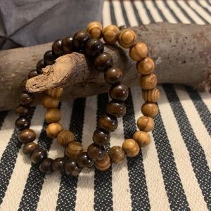 Pair of stretchy brown bracelets